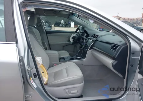 2016 Toyota Camry Xle z USA, uszkodzony, nr VIN 4T4BF1FK1GR520833